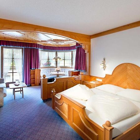 Hotel Bergland Lermoos Exterior photo